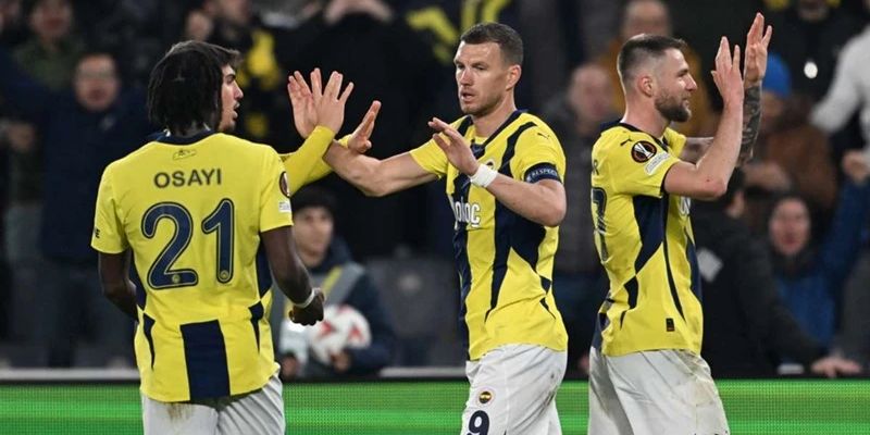 Soi kèo trận Anderlecht gặp Fenerbahce lúc 03h00 ngày 21/2